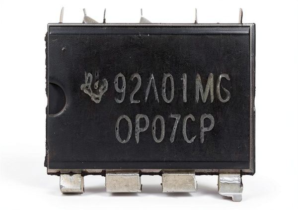 Texas Instruments OP07CP Operational Amplifier Surface Mount Low Noise-1